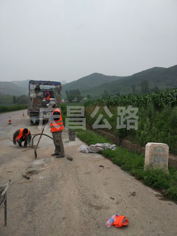 濱海公路壓漿現(xiàn)場(chǎng)
